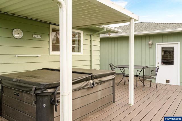 579 E Robidoux St, Stayton, OR 97383