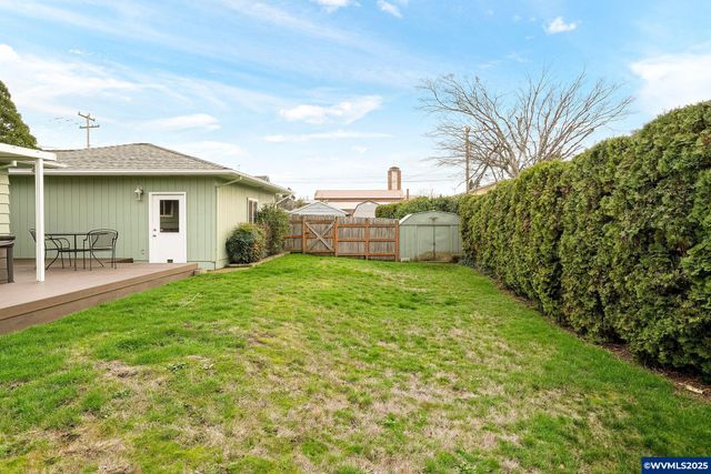 579 E Robidoux St, Stayton, OR 97383