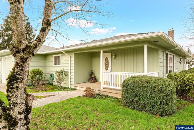 579 E Robidoux St, Stayton, OR 97383