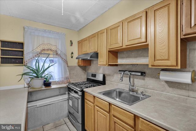 1212 GREEN ST, Reading, PA 19604