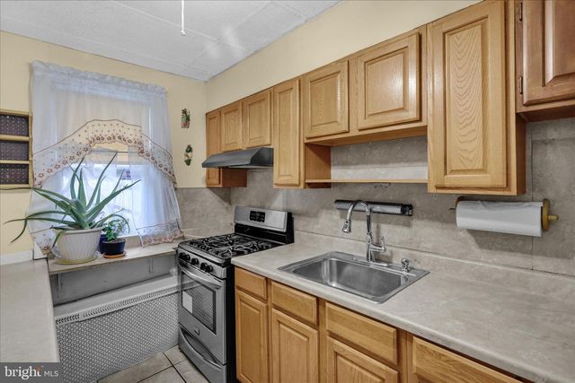 1212 GREEN ST, Reading, PA 19604