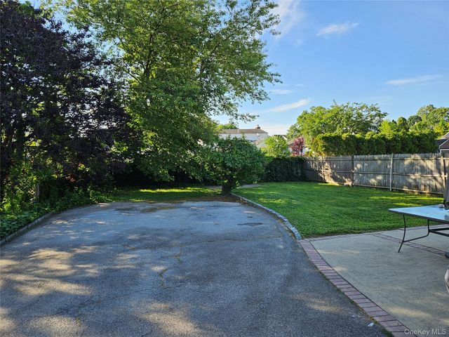 54 Catherine Street, Valley Stream, NY 11581