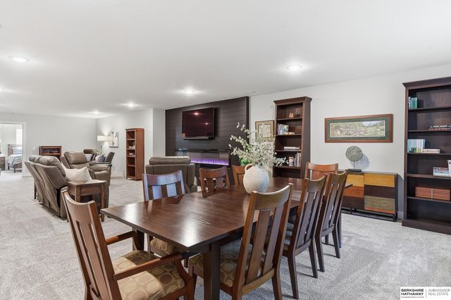 10624 S 189th Street, Omaha, NE 68136