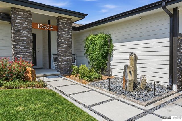 10624 S 189th Street, Omaha, NE 68136