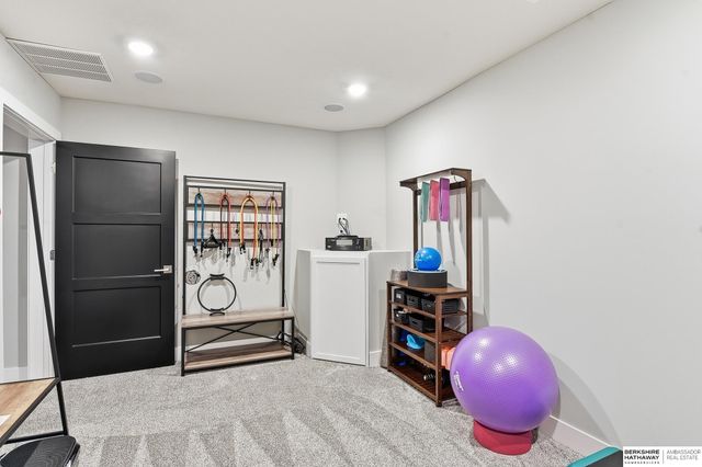 10624 S 189th Street, Omaha, NE 68136