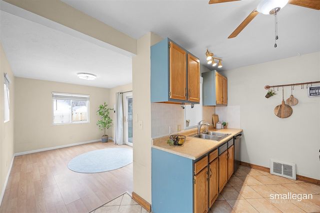 1011 Johnston Street, Grand Rapids, MI 49507