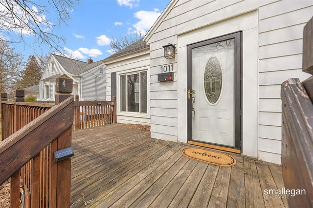 1011 Johnston Street, Grand Rapids, MI 49507