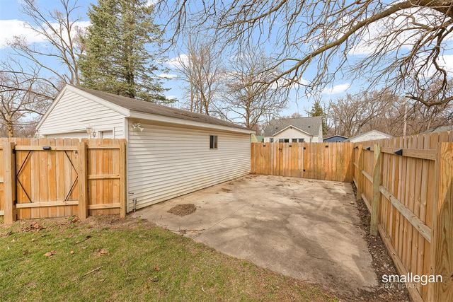 1011 Johnston Street, Grand Rapids, MI 49507