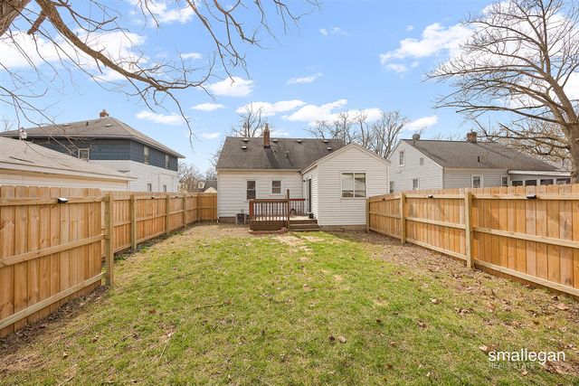 1011 Johnston Street, Grand Rapids, MI 49507