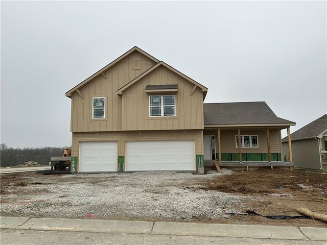 7045 NW Yulich Court, Parkville, MO 64152