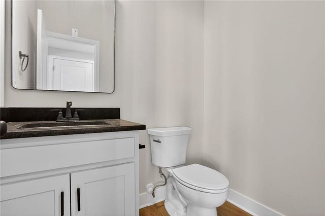 7045 NW Yulich Court, Parkville, MO 64152