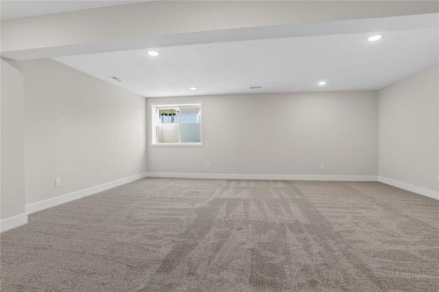 7045 NW Yulich Court, Parkville, MO 64152