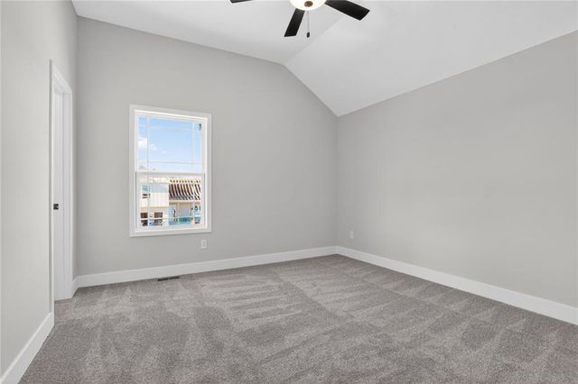 7045 NW Yulich Court, Parkville, MO 64152