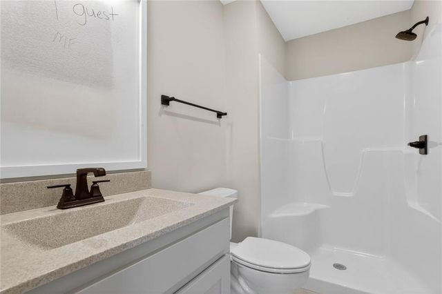 7045 NW Yulich Court, Parkville, MO 64152