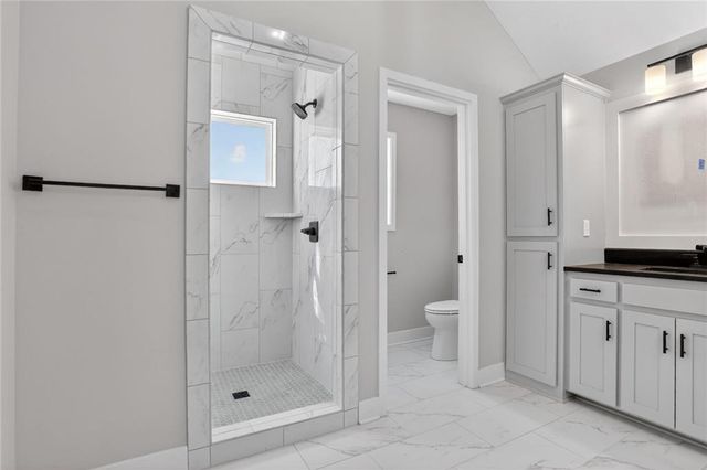 7045 NW Yulich Court, Parkville, MO 64152