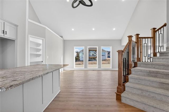 7045 NW Yulich Court, Parkville, MO 64152