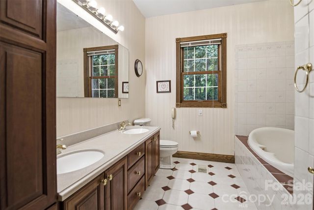 4900 Rocky River Road, Charlotte, NC 28215