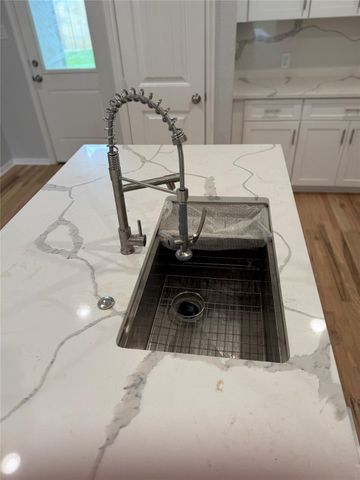 1327 5th Avenue N, Texas City, TX 77590