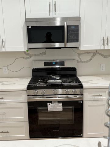 1327 5th Avenue N, Texas City, TX 77590