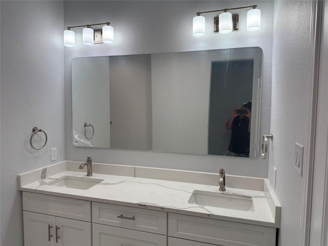 1327 5th Avenue N, Texas City, TX 77590