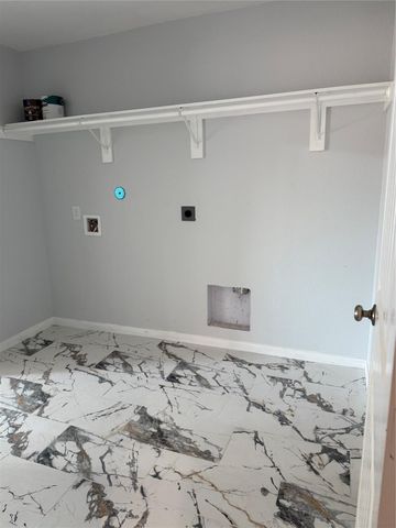 1327 5th Avenue N, Texas City, TX 77590