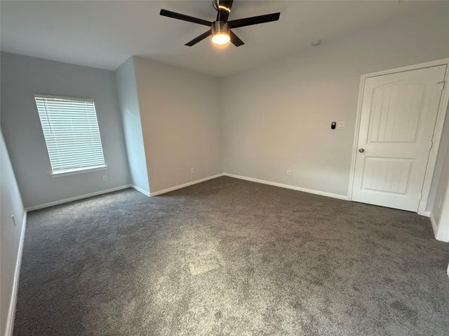 1327 5th Avenue N, Texas City, TX 77590