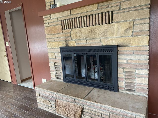 245 S 18TH St, Reedsport, OR 97467