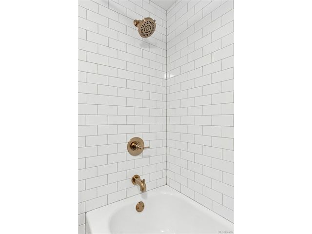 8047 E Phillips Cir, Centennial, CO 80112