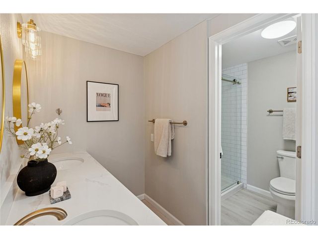 8047 E Phillips Cir, Centennial, CO 80112