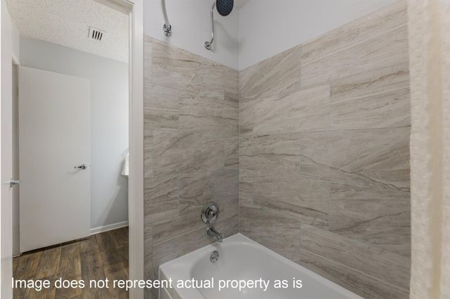 2202-K10 Place Rebecca Lane, Houston, TX 77090