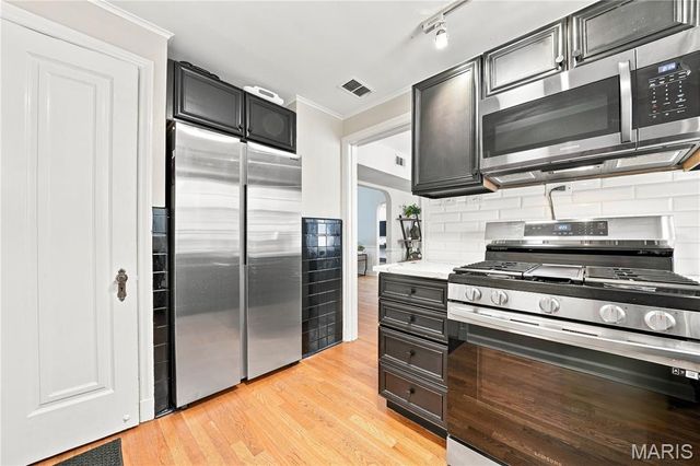 7530 Cromwell Drive 1N, Clayton, MO 63105