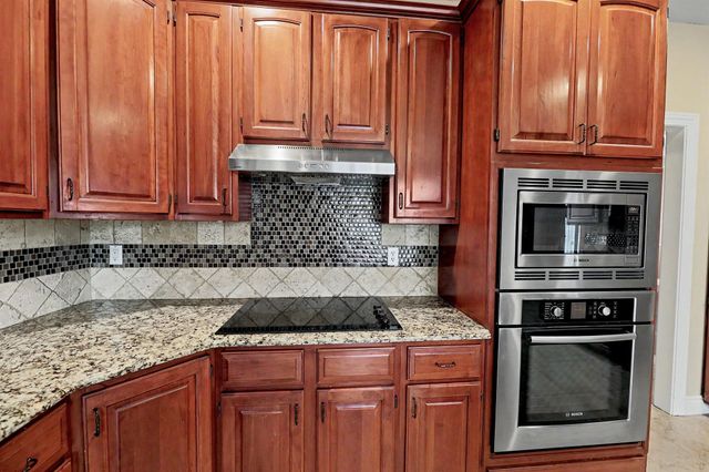 11857 W ALDERNY CT, Wichita, KS 67212