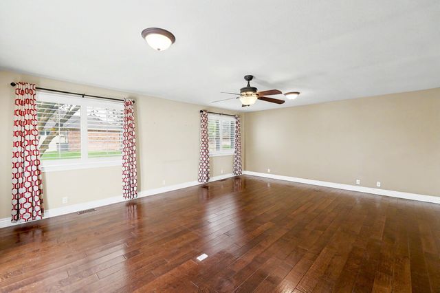 11857 W ALDERNY CT, Wichita, KS 67212