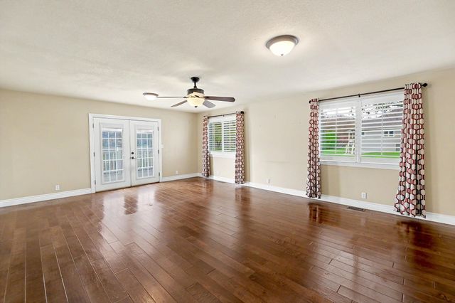 11857 W ALDERNY CT, Wichita, KS 67212