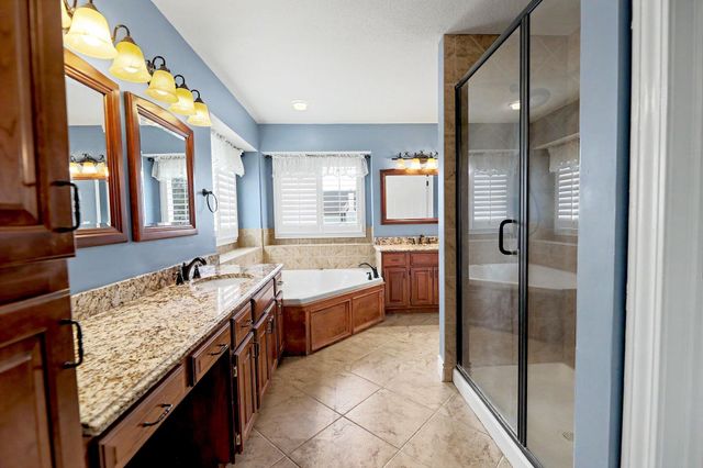 11857 W ALDERNY CT, Wichita, KS 67212