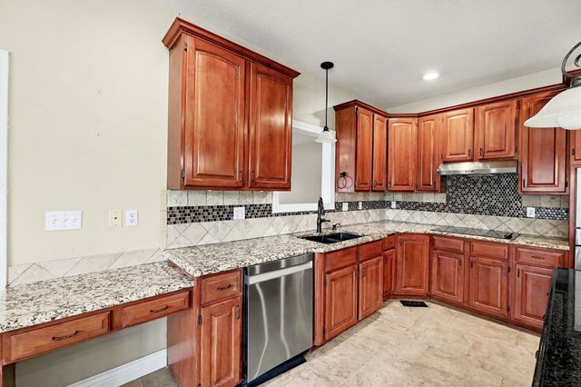 11857 W ALDERNY CT, Wichita, KS 67212