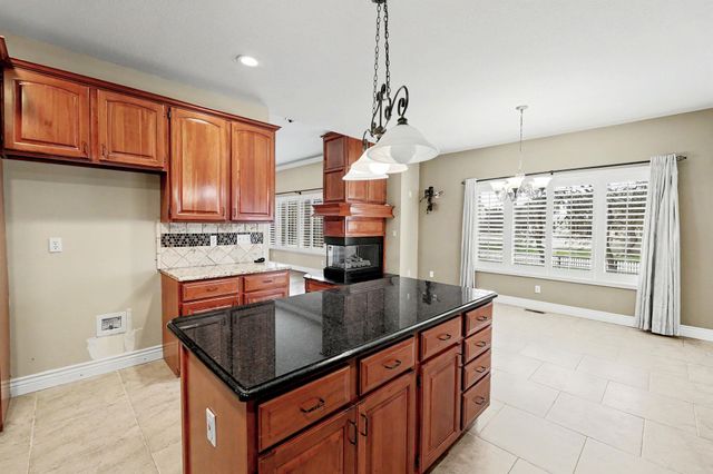 11857 W ALDERNY CT, Wichita, KS 67212