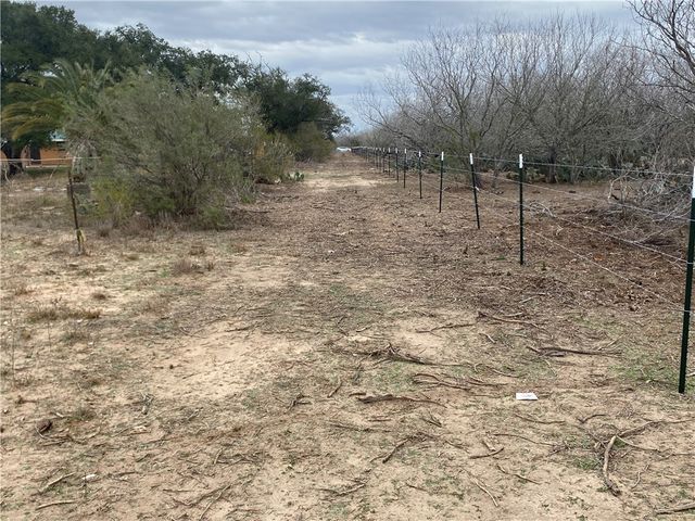 527 County Road 137, Alice, TX 78332