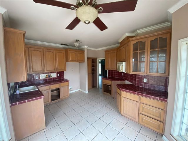 527 County Road 137, Alice, TX 78332