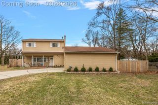 3570 Emmons Avenue, Rochester Hills, MI 48307