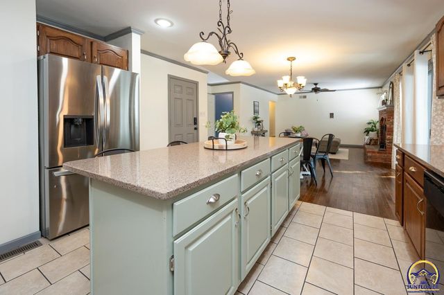 5601 SW 24th ST, Topeka, KS 66614