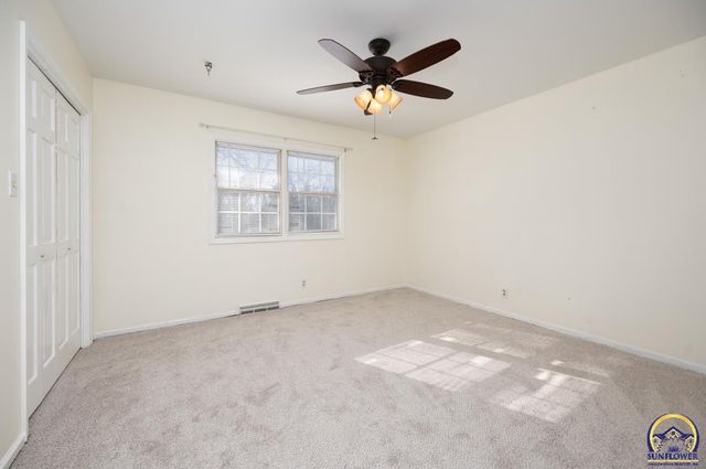 5601 SW 24th ST, Topeka, KS 66614