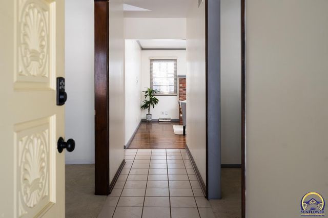 5601 SW 24th ST, Topeka, KS 66614