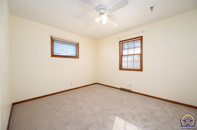 5601 SW 24th ST, Topeka, KS 66614