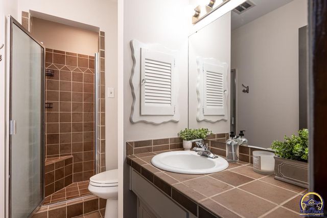 5601 SW 24th ST, Topeka, KS 66614