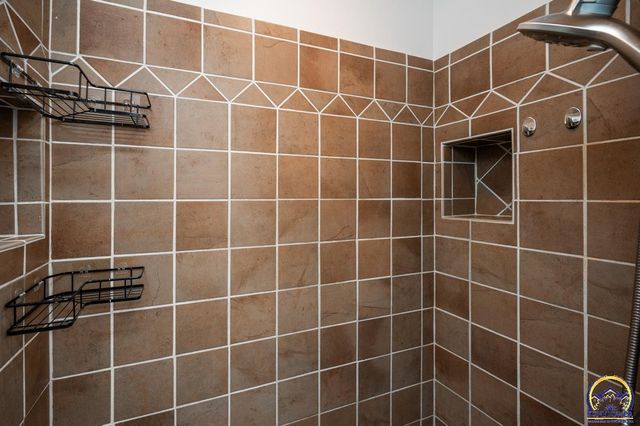 5601 SW 24th ST, Topeka, KS 66614