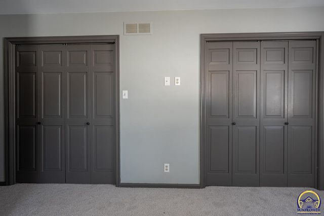 5601 SW 24th ST, Topeka, KS 66614