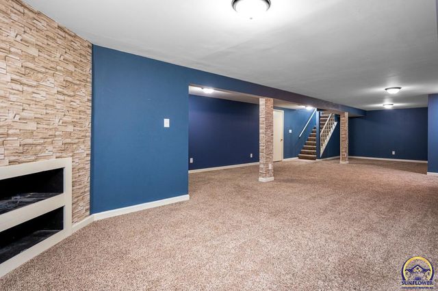 5601 SW 24th ST, Topeka, KS 66614