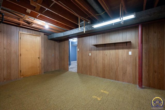 5601 SW 24th ST, Topeka, KS 66614