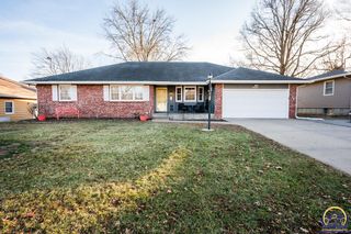 5601 SW 24th ST, Topeka, KS 66614